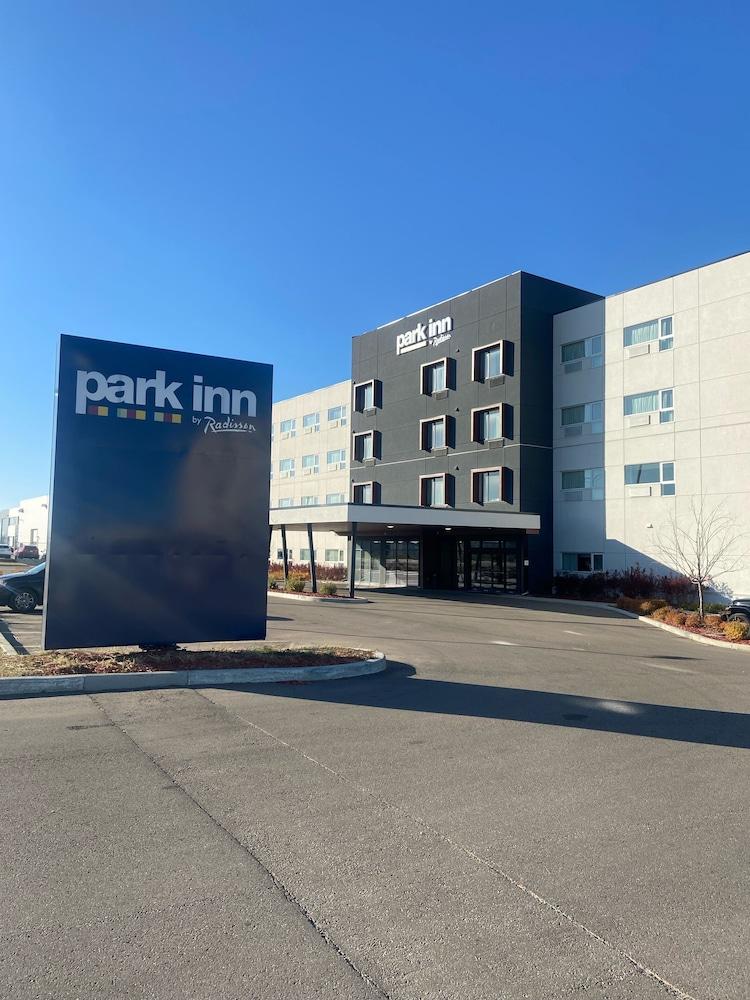 Park Inn By Radisson Edmonton Airport 르덕 외부 사진