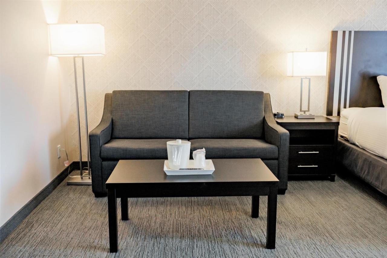 Park Inn By Radisson Edmonton Airport 르덕 외부 사진