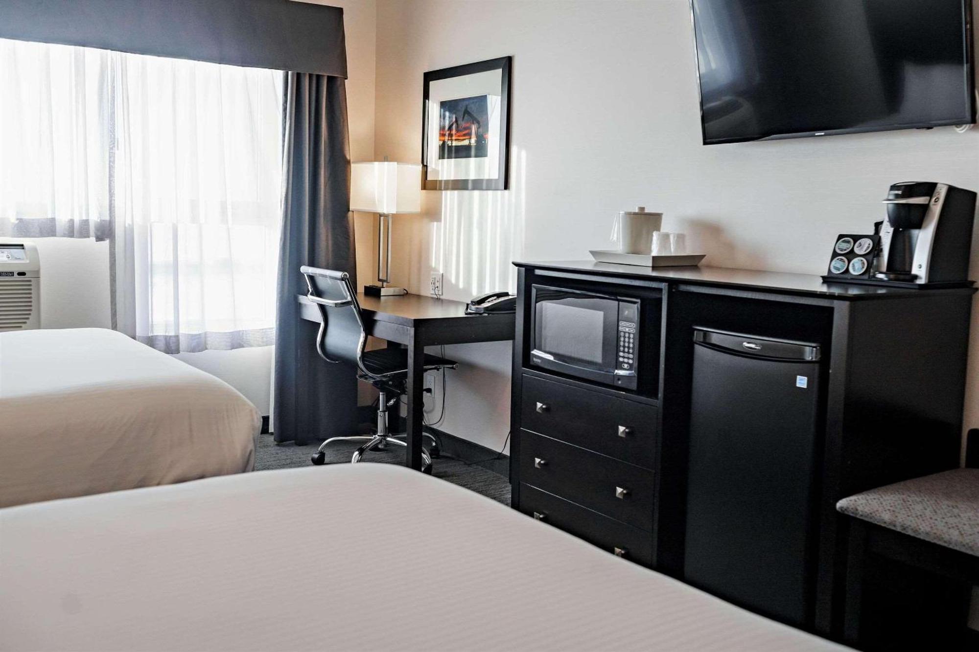 Park Inn By Radisson Edmonton Airport 르덕 외부 사진