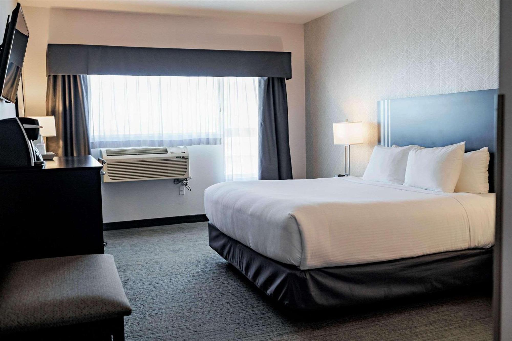Park Inn By Radisson Edmonton Airport 르덕 외부 사진